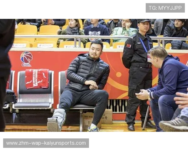 退役球员的“解说席”:从球场到话筒的口才转型 退役球员的“解说席”:从球场到话筒的口才转型